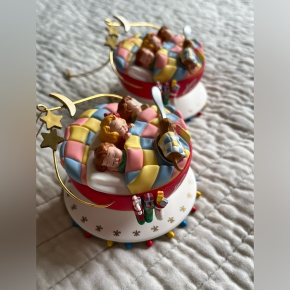 VINTAGE  1993 CAMPBELLS  SOUP KIDS CHRISTMAS ORNAMENT SLEEPING IN BOWL NIB SET 2 - Picture 2 of 5